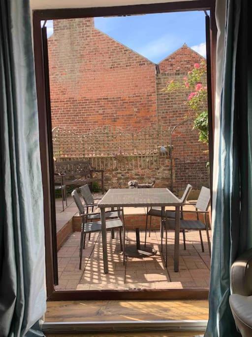 Award Winning Pet Friendly Paddock Cottage Whitby Esterno foto