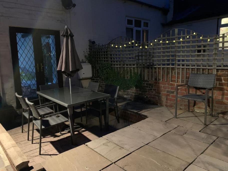Award Winning Pet Friendly Paddock Cottage Whitby Esterno foto