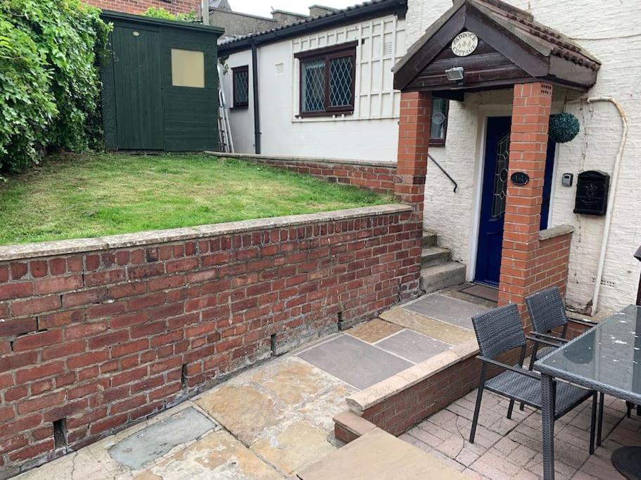 Award Winning Pet Friendly Paddock Cottage Whitby Esterno foto