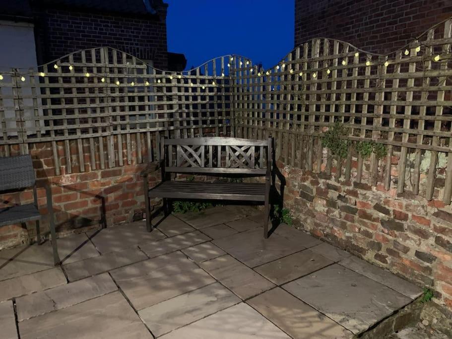Award Winning Pet Friendly Paddock Cottage Whitby Esterno foto