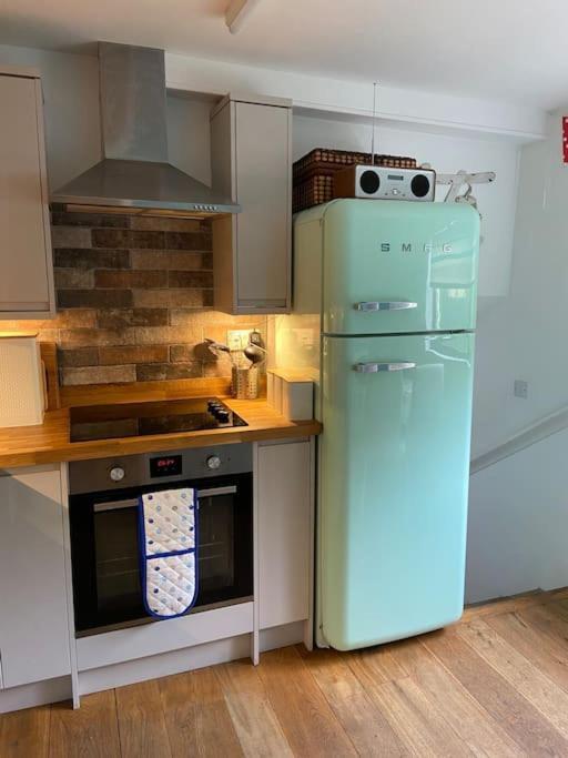Award Winning Pet Friendly Paddock Cottage Whitby Esterno foto