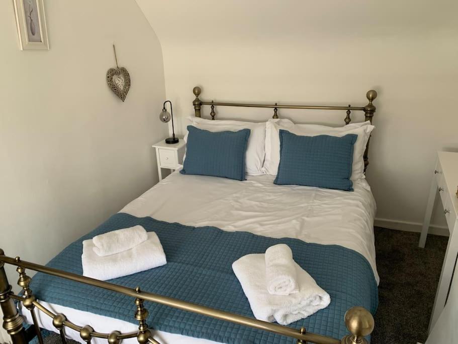 Award Winning Pet Friendly Paddock Cottage Whitby Esterno foto