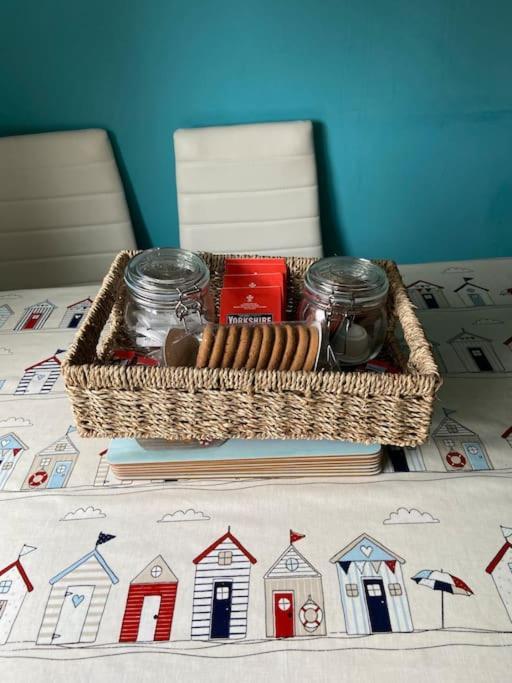 Award Winning Pet Friendly Paddock Cottage Whitby Esterno foto