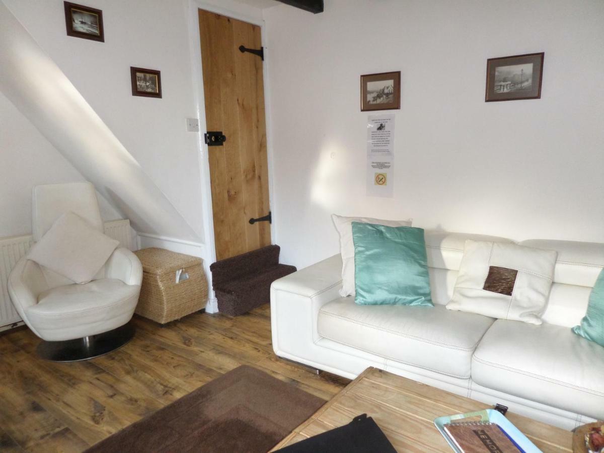 Award Winning Pet Friendly Paddock Cottage Whitby Esterno foto